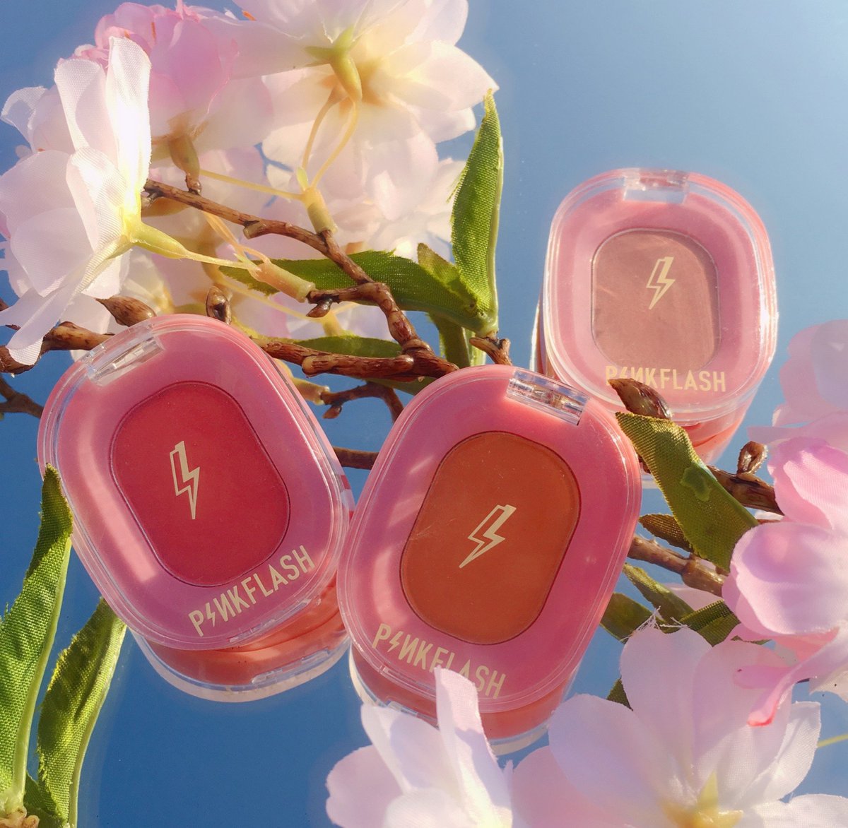 PINKFLASHMAKEUP's tweet image. How can you resist?!🙈🙈

Your favorite #OhMyHoney Blush #P01 #O03 #N01

Search PINKFALSH in Shopee and buy it！！！

#pinkflash #pinkflashmakeup #blush #makeup #crueltyfree