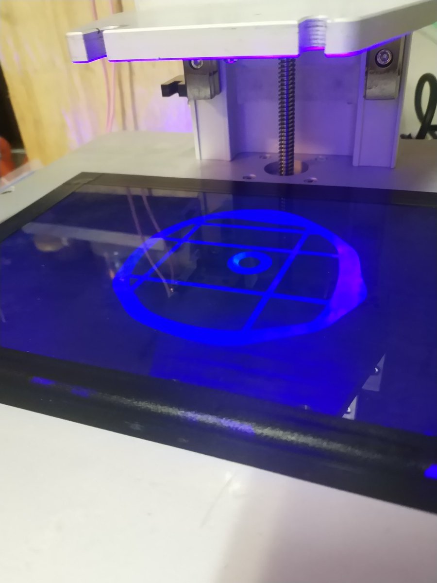 TinkersProjects's tweet image. Playing with my sla printer