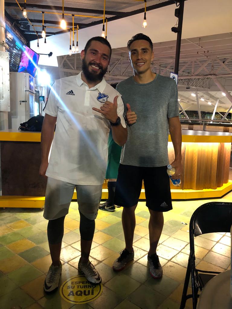 danielvega18p's tweet photo. @valentinatovar_ @MillosDColombia @MillonariosEste No te imaginas cuando lo conocí y nos contó del gol https://t.co/y07jzmKKhx