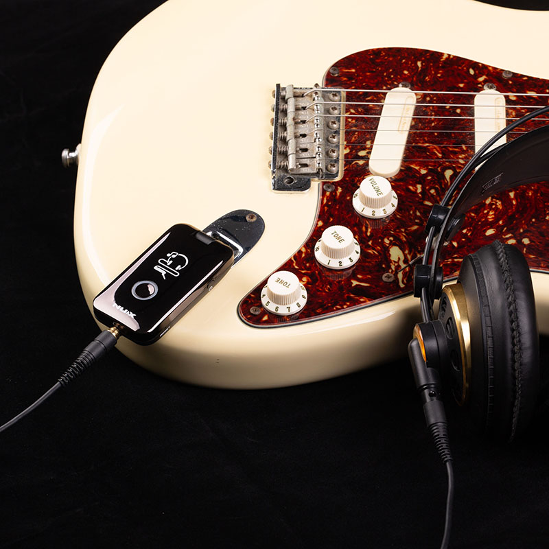 Aria Guitars Nux 新製品 楽器とヘッドフォンを接続し簡単に使えるエレキギター ベース用のヘッドフォンアンプ Mighty Plug が入荷いたしました Bluetoothでスマホやタブレットと接続し アプリを使用して多彩な使い方が可能です T Co