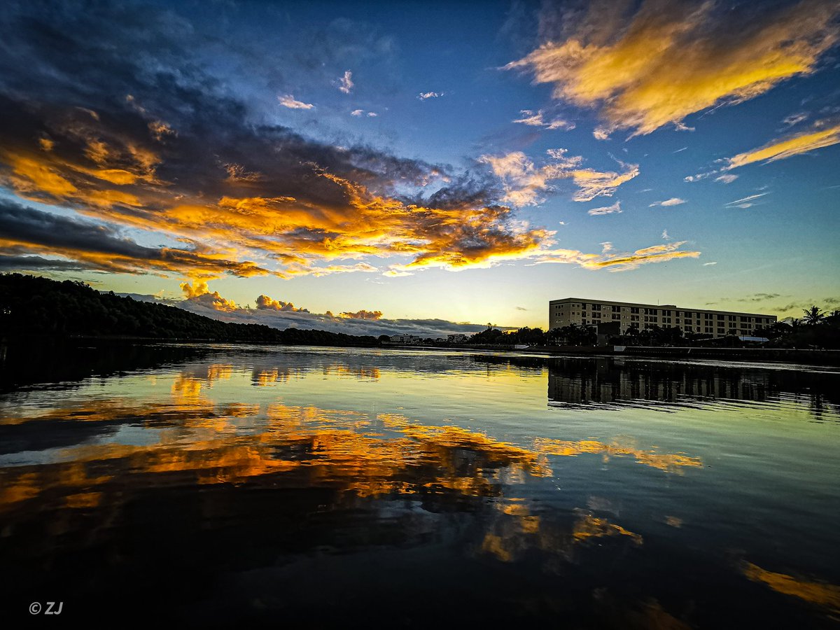 Dudeizir's tweet photo. βIf I should capture the most beautiful sunrise, only then, will I stop capturing them.β
- Danikelii
#SunriseSeries https://t.co/7yoZMdyD1q