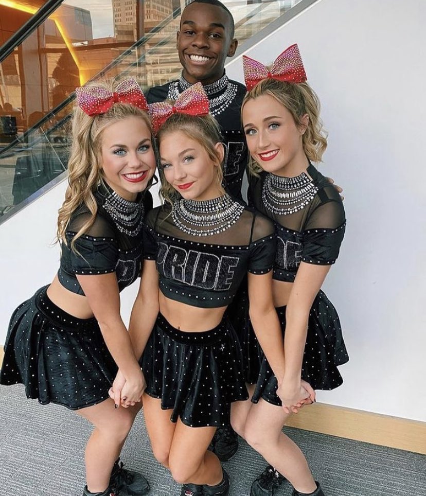 highoffharlow's tweet photo. ok im moving onto insta now bc i cant find anything on tiktok 😭 how we feel ab these cheer twitter? https://t.co/EeNsHm3VFF