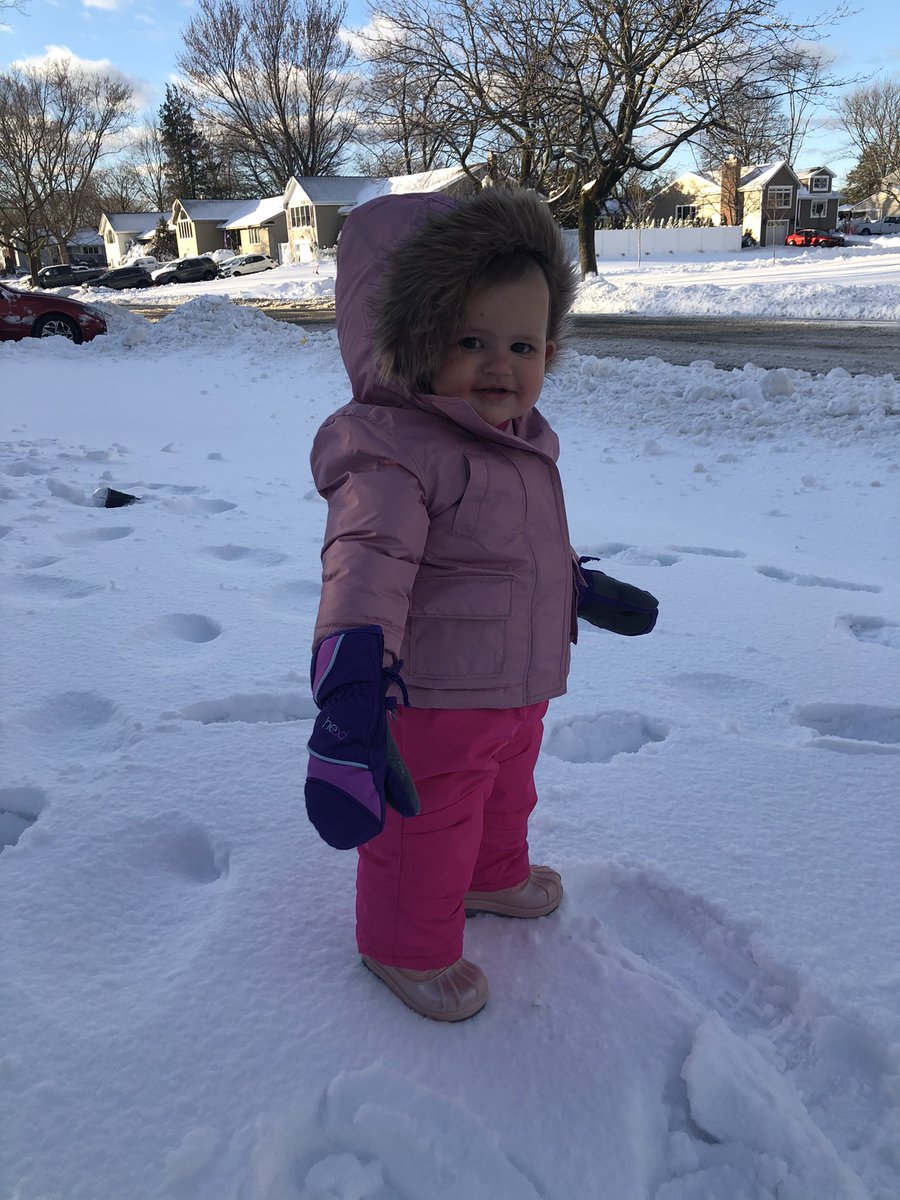 First snow day for our little lady, she loved it! <a href="/CoachGJGHS/">Jonathan Guercio</a> @Elwood_Super