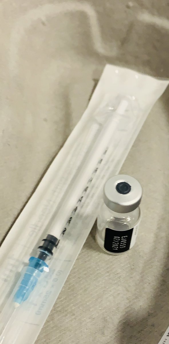 DrMuhammadNaqvi's tweet photo. Day 3 from #CovidVaccine centre @NewhamLondon 975 #vaccination given. No incidents reported #glimmerofhope Big thanks to all patients who attended at short notice 🤗 dose 2 in 3 weeks. Well done to all @NewhamHealth @NHSNewhamCCG who made possible #HandsFaceSpace C U wave 5 😉 https://t.co/ZjaDNeKAaO