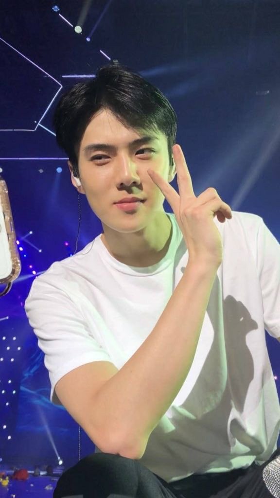 how oh sehun looks like in real life; a thread