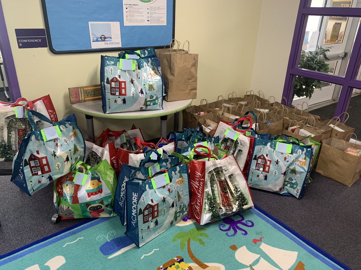 LuxSCounselor's tweet photo. HUGE Thank you to Haygood United Methodist Church and Thalia Lynn Baptist Church for their generous gift and food donations this year! We have the most amazing partnerships! Thank you! @LuxfordES @nasantalucia @nprj2010 https://t.co/50C0Z4SNWh
