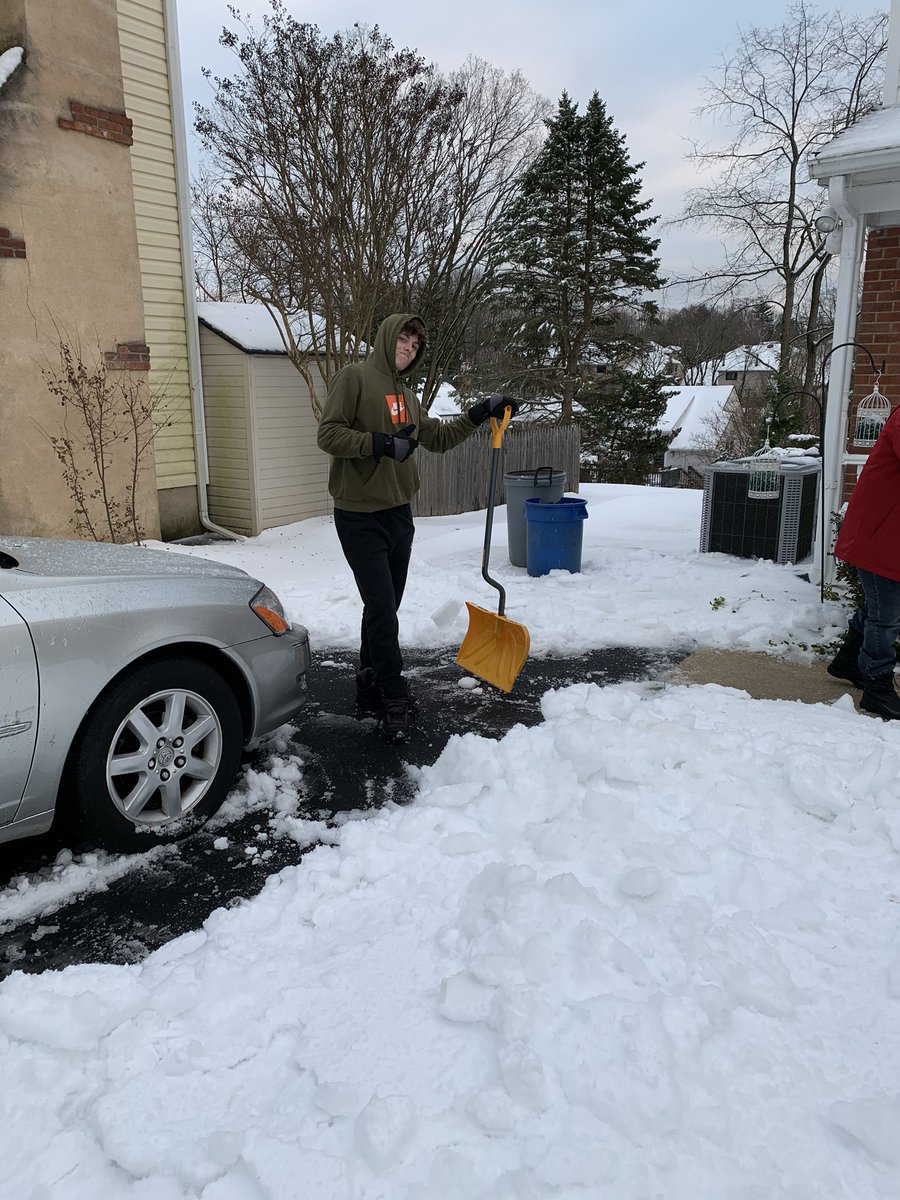 MrsKCage's tweet photo. Thanks for the snow day! They went sledding and snowboarding and shoveled mom mom’s driveway... just like it was the 70s! @RoseTreeMedia #rtmsd https://t.co/uUgmRxU8v8