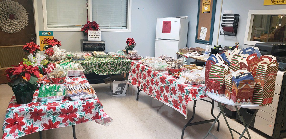 AJHSjackets's tweet photo. “Sweet Shop” provided by PTO was so delicious today!! Thank you bunches! #StarkvilleSpark #AJHS https://t.co/LQxwogkIxS