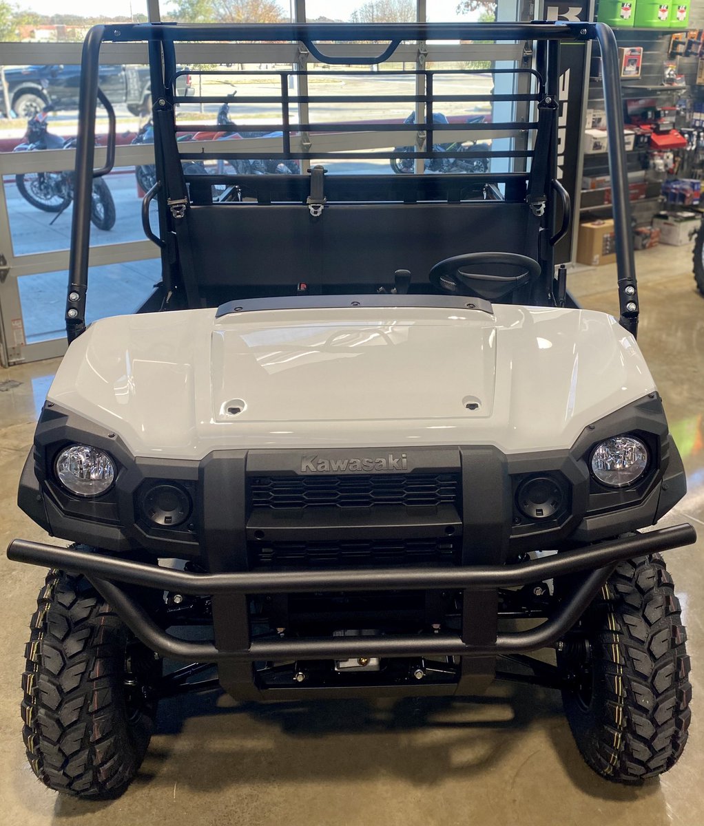 GrapevinePS's tweet image. Are you going on an adventure with the crew or putting in hard work? Either way The 2021 Kawasaki Mule Pro FX UTV is strong enough for both! #grapevinepowersports #kawasaki #utv #hardwork #strong #Reliable  #thursday #mythursday #follow