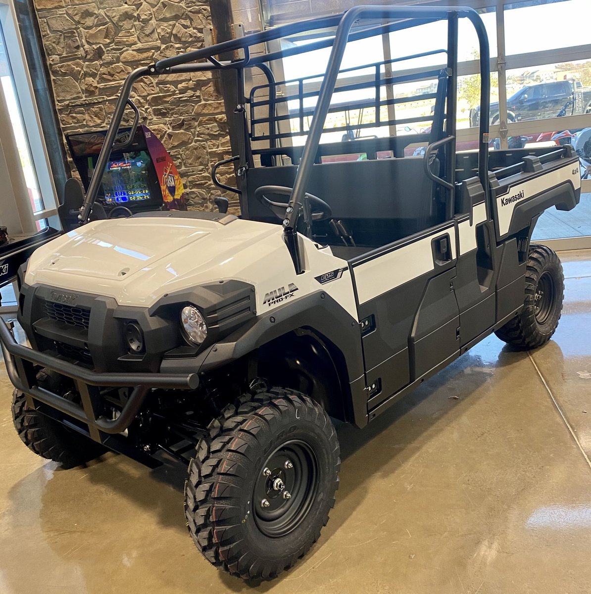GrapevinePS's tweet image. Are you going on an adventure with the crew or putting in hard work? Either way The 2021 Kawasaki Mule Pro FX UTV is strong enough for both! #grapevinepowersports #kawasaki #utv #hardwork #strong #Reliable  #thursday #mythursday #follow
