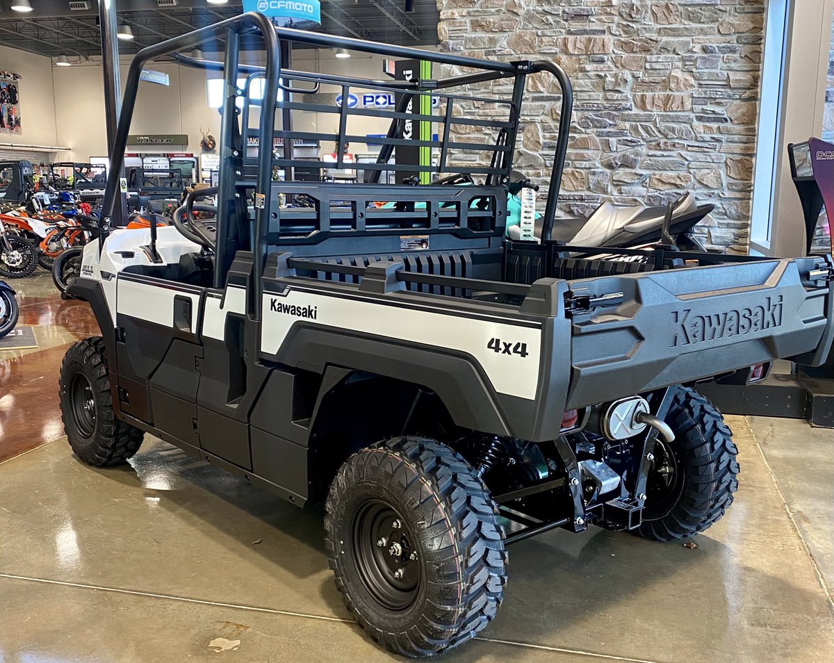 GrapevinePS's tweet image. Are you going on an adventure with the crew or putting in hard work? Either way The 2021 Kawasaki Mule Pro FX UTV is strong enough for both! #grapevinepowersports #kawasaki #utv #hardwork #strong #Reliable  #thursday #mythursday #follow