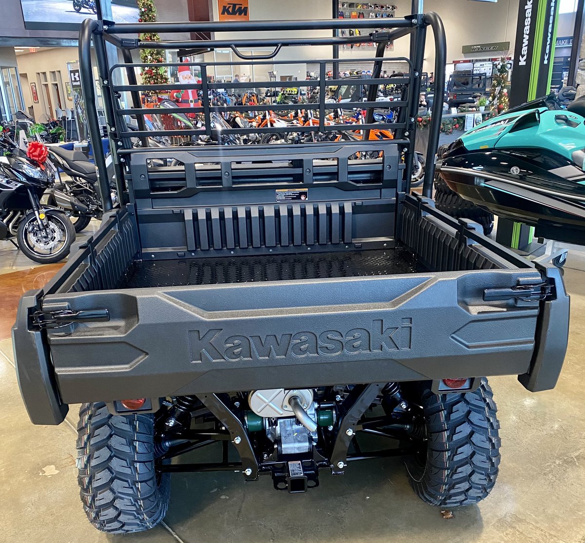 GrapevinePS's tweet image. Are you going on an adventure with the crew or putting in hard work? Either way The 2021 Kawasaki Mule Pro FX UTV is strong enough for both! #grapevinepowersports #kawasaki #utv #hardwork #strong #Reliable  #thursday #mythursday #follow