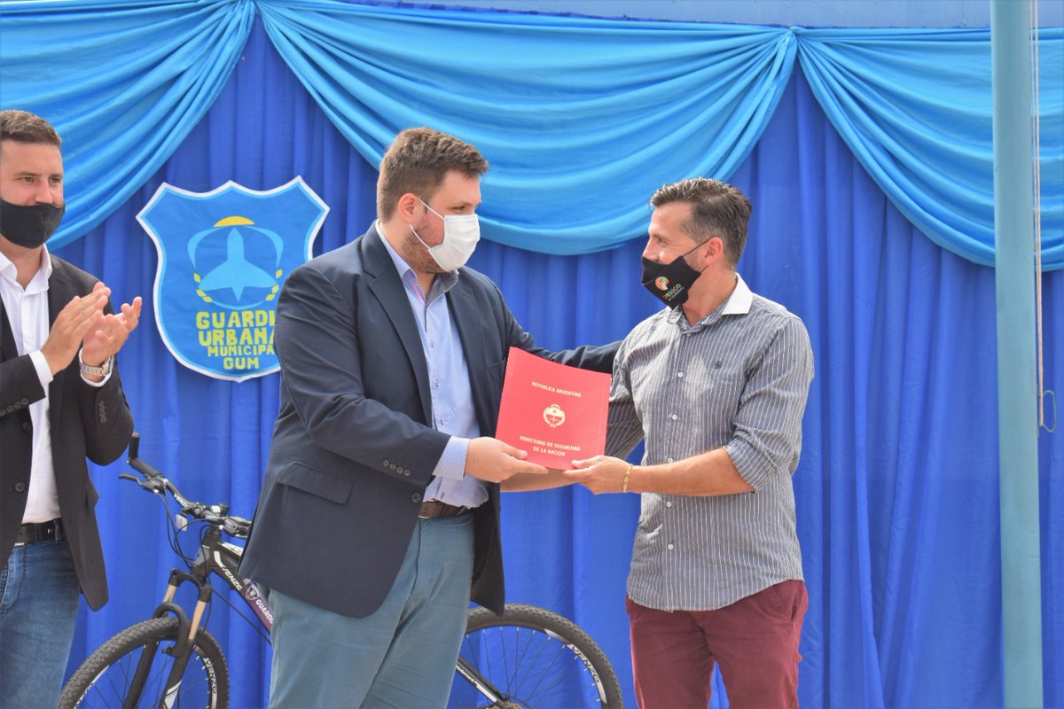 MunicipioPerico's tweet photo. @LucaPratti @MinSeg @VillalbaEdua @valentinanst Muchísimas gracias Ministro por las 40 bicicletas, las mismas serán destinadas a la recién creada guardia Urbana municipal,  que empezará a patrullar la ciudad desde este mismo Jueves. https://t.co/2G46WW7AE4