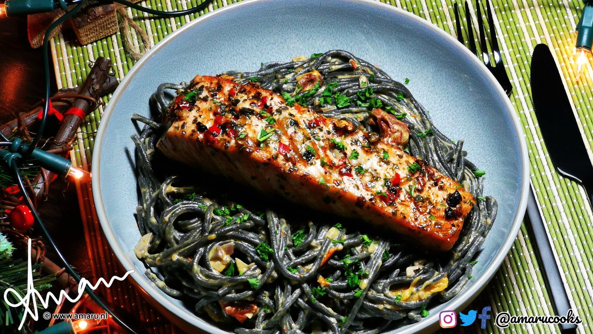 amarucooks's tweet photo. On this episode: Merry Christmas from "Food &amp; The Single Guy"! VIDEO LINK: https://t.co/3SOoch4Bzi 🎄😋☃️ #amaru #international #indie #singer #songwriter #actor #entertainer #youtube #pastanero #blackpasta #pasta #salmon #grilledsalmon #christmas #holidayseason #natale #navidad https://t.co/V221lvj1mJ