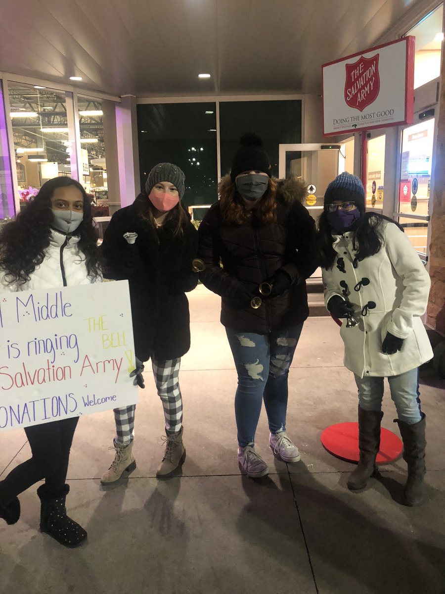 So much FUN spreading kindness &amp; holiday cheer with these amazing LMS Lions! 💜💛#bellringing #nottoochilly #LMS #d47