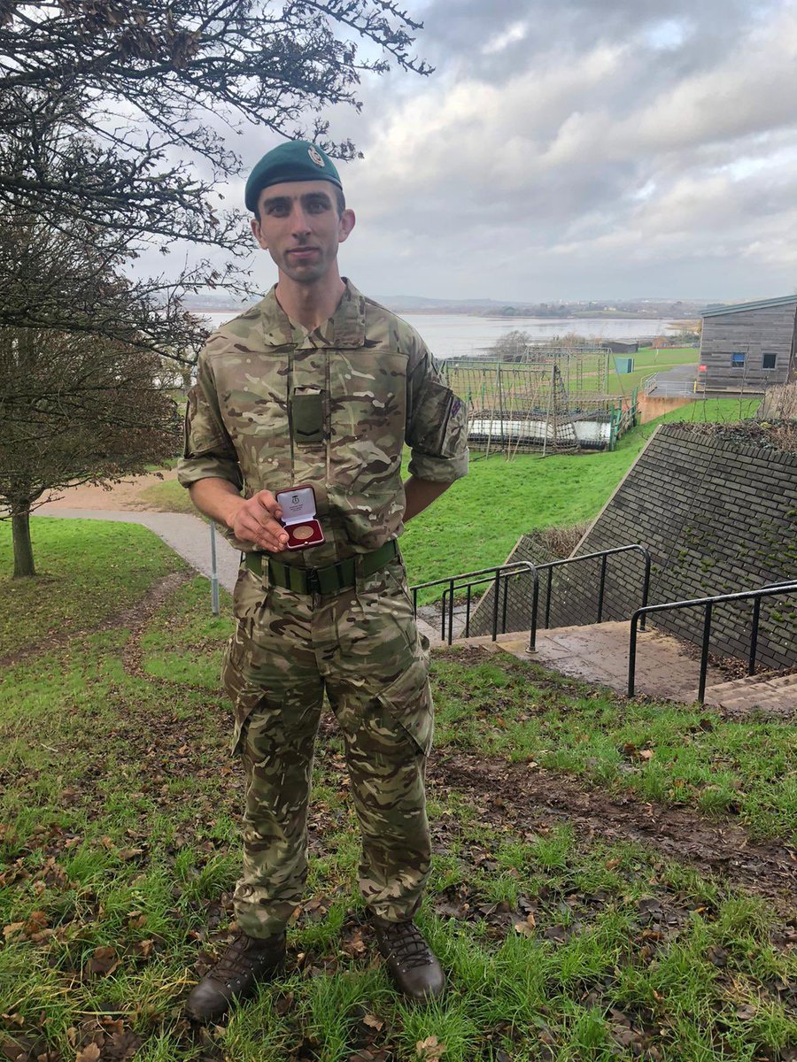 Great work by the five soldiers from 131 Cdo Sqn who got the best Christmas present one could hope for: a green beret and dagger! Particular congrats to LCpl M who won the Commando Medal. BZ!