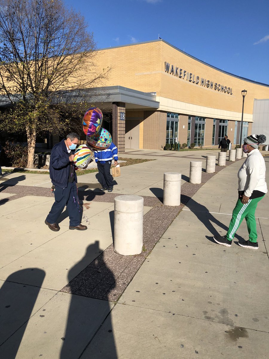 APSDir_SecEd's tweet photo. Wakefield says thank you to Fernando Castro after 27 years. He made sure the building was ready to welcome a president, a prime minister, a senator, a governor, hundreds of community members and staff members, and tens of thousands of students. A legend! https://t.co/FFay5T3D91