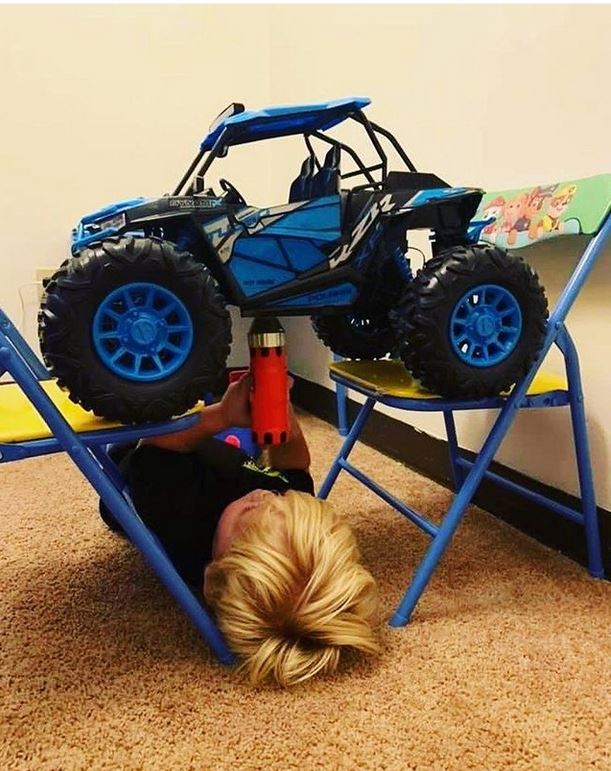 CompanyPerry's tweet image. "Well there's your problem...your blinker fluid is low" #theperrycompany #fortresspro #sidexside #utv #mechanic