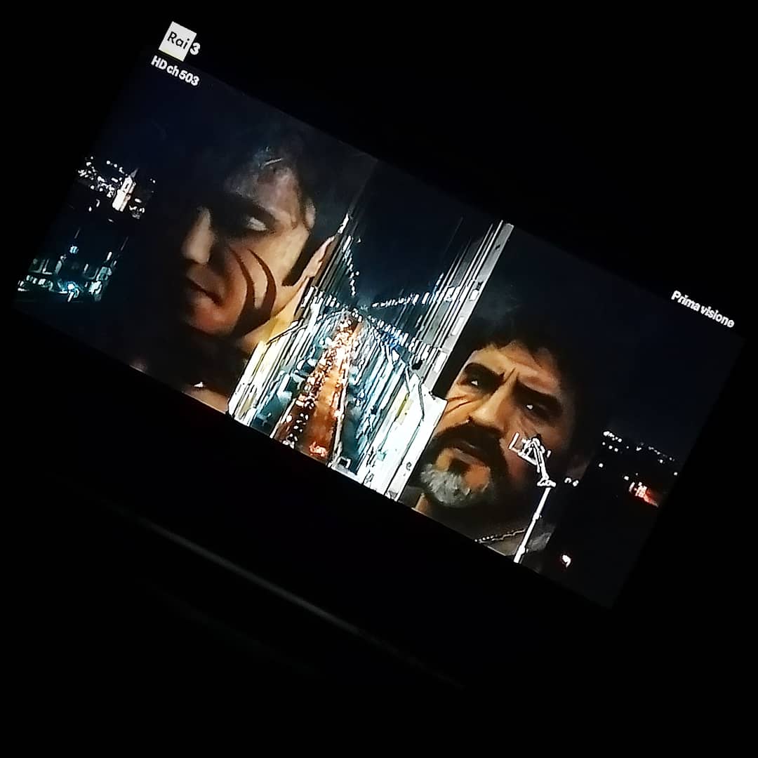VannaiolaGabry's tweet photo. L' intro de "Il sindaco del Rione Sanità" con l' arte di #Jorit a San Giovanni a Teduccio ♥️

#IlSindacoDiRioneSanità #MarioMartone #Maradona #HumanTribe #film #cinema #Napoli https://t.co/BBBABXrakI