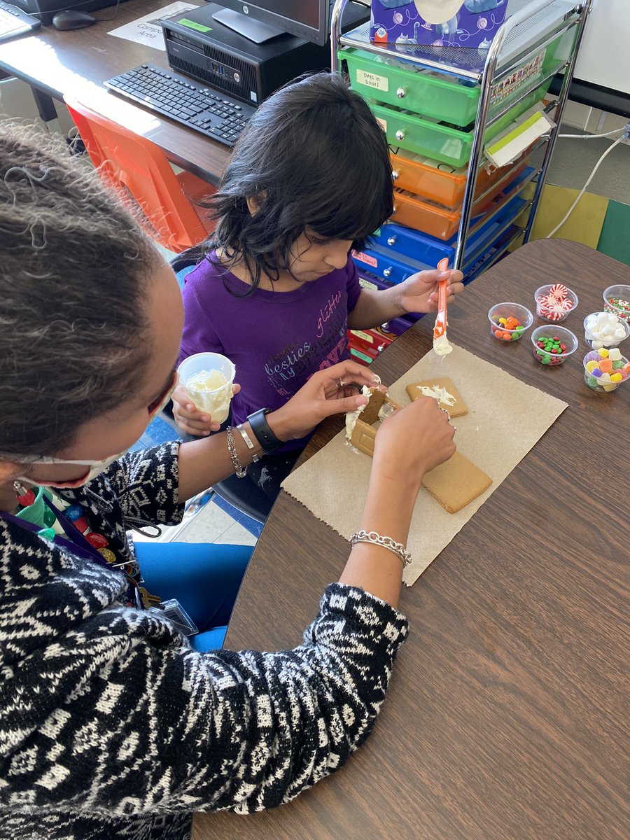 haleyfreeman22's tweet image. Gingerbread Day (Part 3) - Last, we constructed and decorated gingerbread houses. @NISDGlenoaks #LifeInALE
