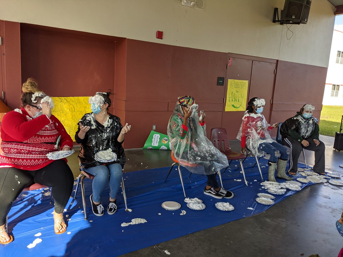 MrsCompton_OCPS's tweet photo. More pie your teacher pics!! I love our teachers!! Motivating our students everyday!  @BarrellOCPS @MsCleterOCPS https://t.co/DVGVC5qbFt