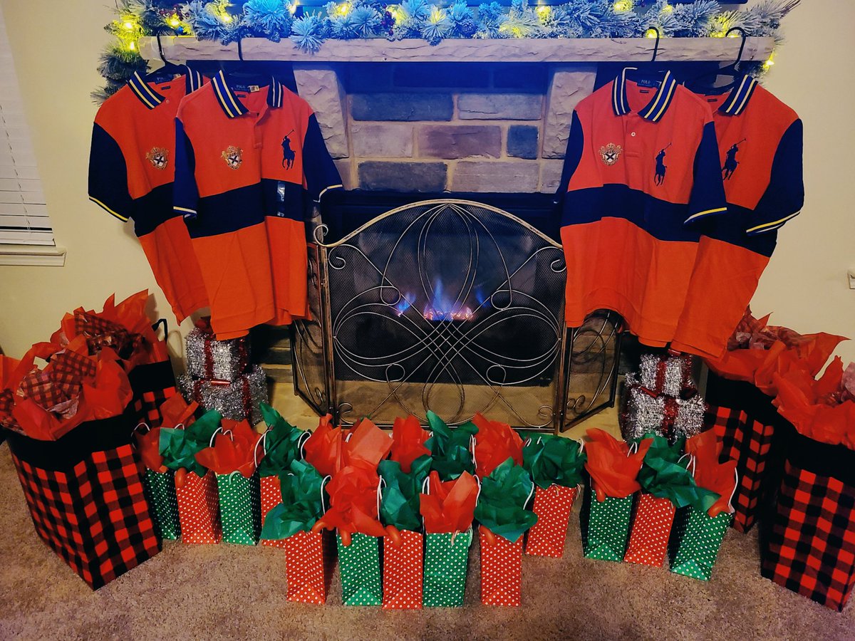 Tis the season to give. Leave room to bless others. Gifts for my amazing ASM and Supervisor team. Happy Holidays!!! @Carell_R <a href="/ASummers_HD/">Avery Summers</a> <a href="/ThdKelly/">MikeKellyTHD</a>