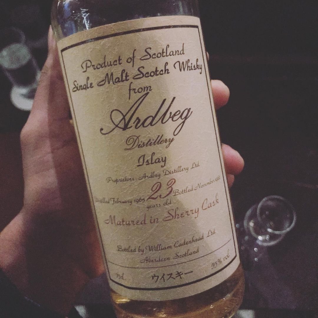 2. [Ardbeg 1965 Cadenheads 23 yo/mizuhashi]Perfection is about simplicity. This is clean and so balanced that Thanos would be proud of it. It is intense, huge on peat, and yet balanced with citrus, salt and a never ending finish. The best Ardbeg, possibly the best whisky ever.