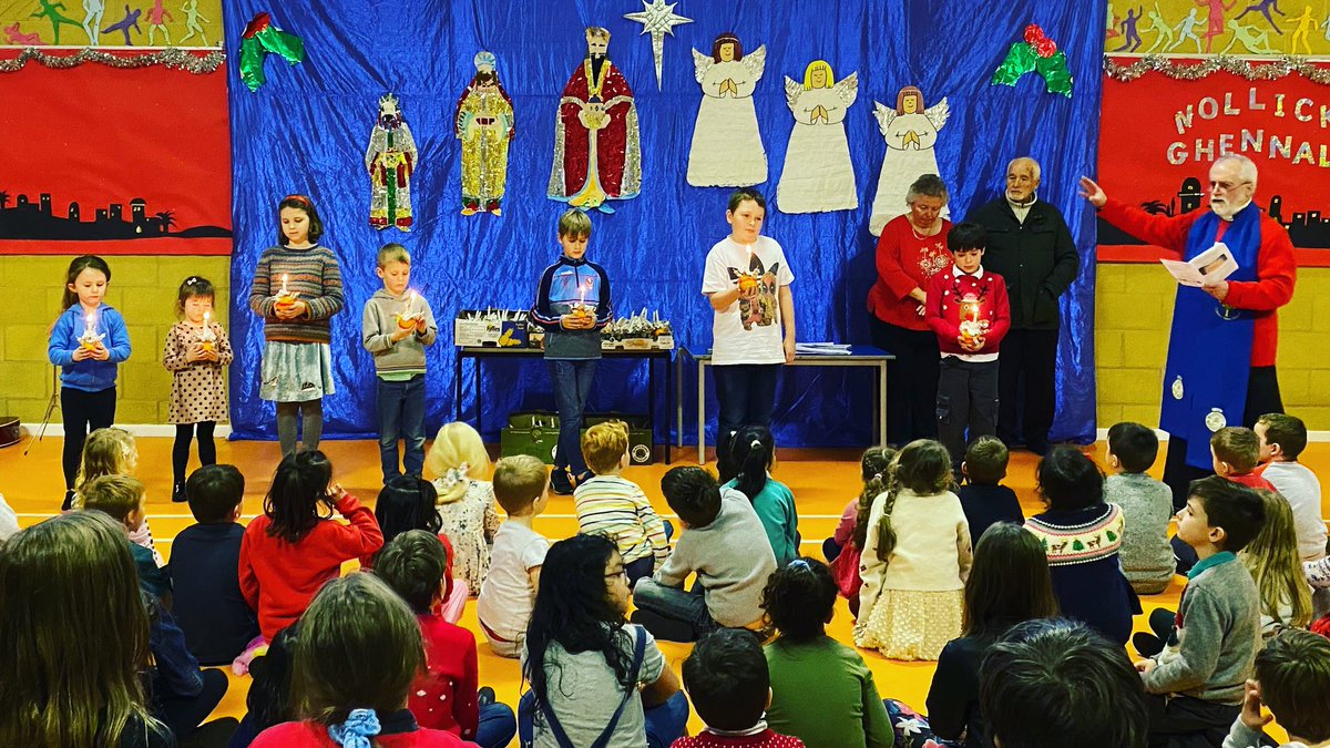 DhoonSchool's tweet photo. Many thanks to Nigel Cretney from Dhoon Church for coming into school today to lead our traditional Christingle Service. Every child was given a Christingle at the end of the service. Thank you to all the parents, friends and families who came along to support us as well. https://t.co/mFhPtmBQqH