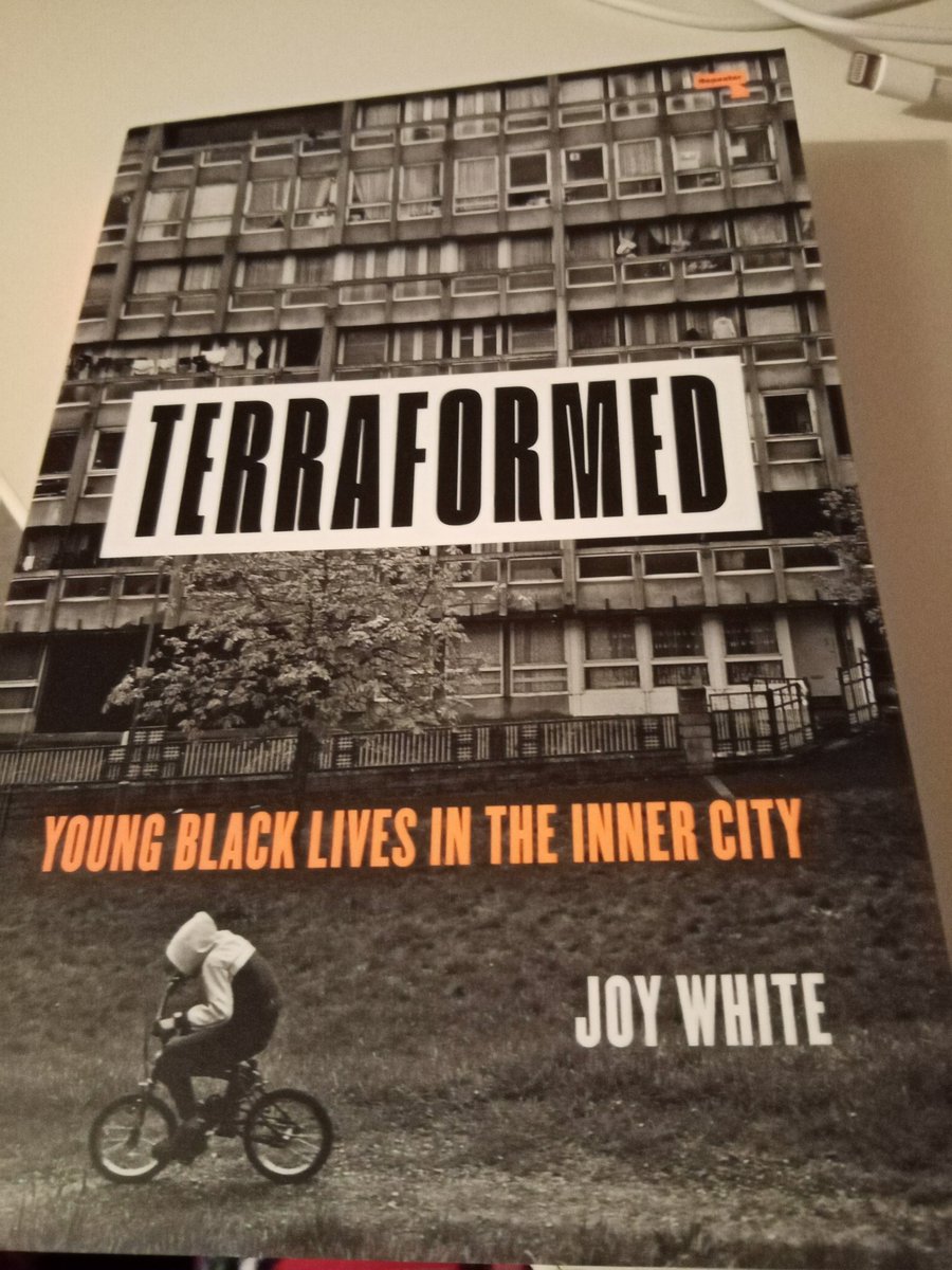 Look what I got in the post today, looking forward to this read #JOYWHITE Lecturer in Applied Social Studies #Universityofbedfordshire