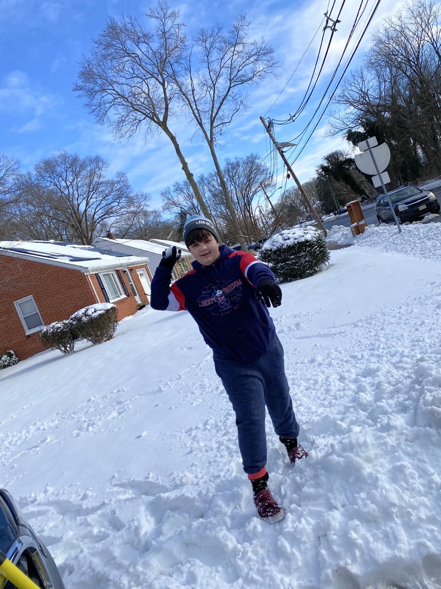 htsd_mcgalliard's tweet photo. What a great day! ❄️⛄️☃️@WeAreHTSD @htsd_mcgalliard #HTSDhavingFun https://t.co/FYW4plYuJm