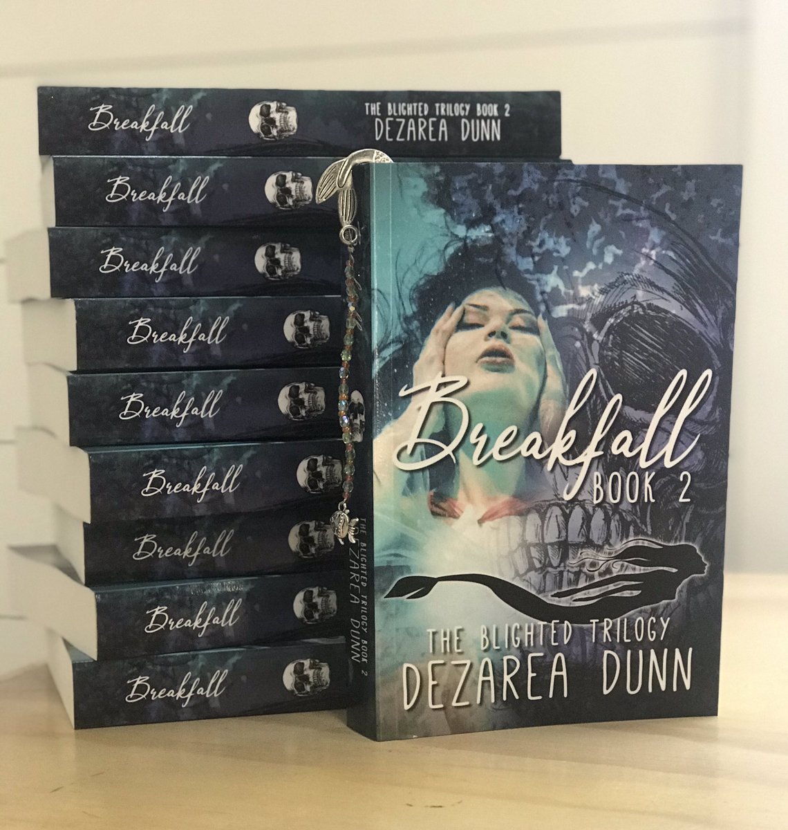 DezareaDunn's tweet photo. One of the prettiest sights I’ve ever seen! 🤩🤯🥳🥰🥲😭 

#bookunboxing #book #unboxing #readingcommunity #WritingCommunity #indieauthor #icantbelieveit #somebodypinchme #yabook #breakfall #paperback #addictedtothisfeeling #writerslift #writerscommunity https://t.co/9L9qDGmvIO