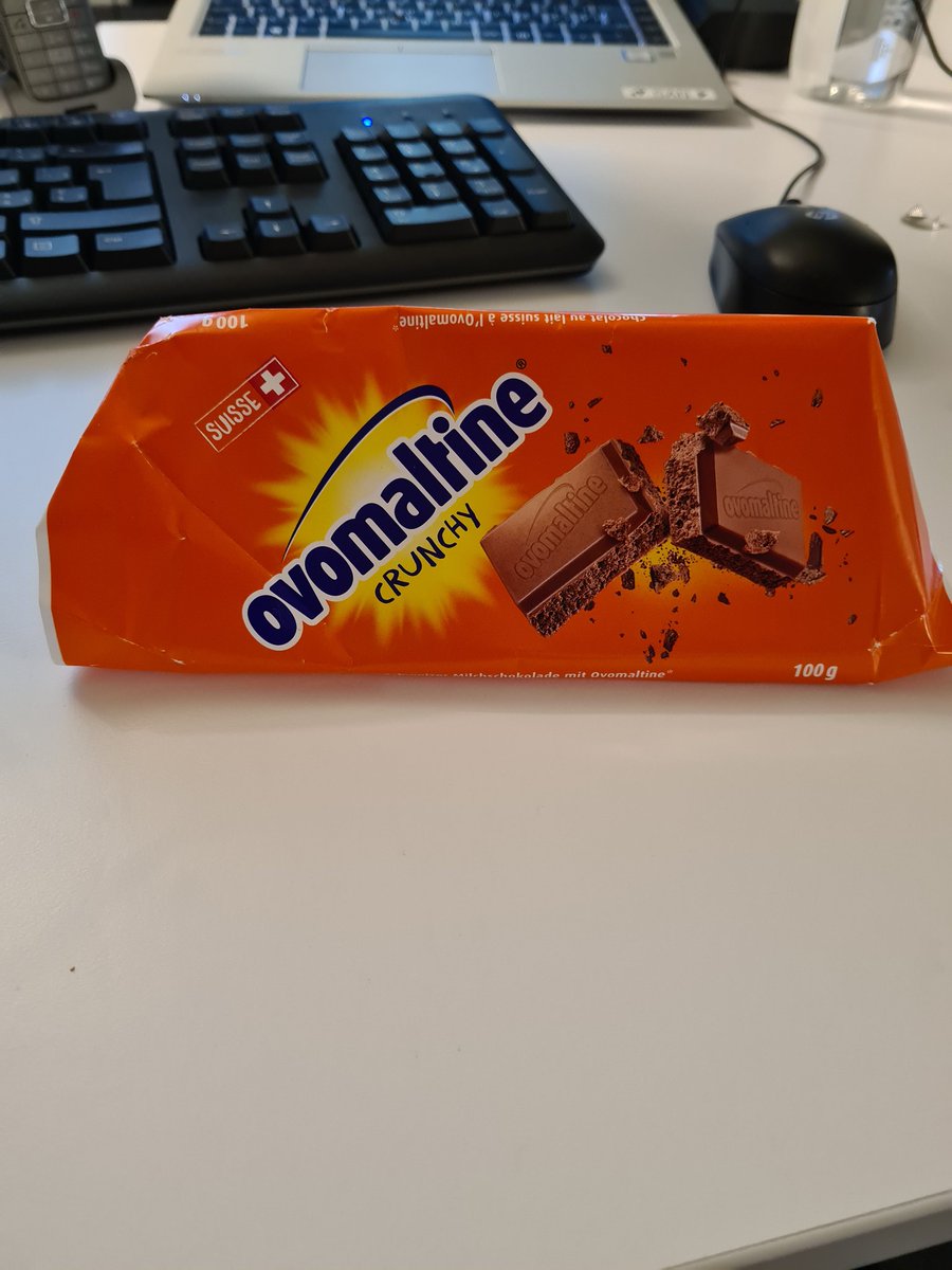 Sabrina078's tweet photo. Mon collègue c'est le meilleur ! #ProduitDuTerroire 🇨🇭 c'est vraiment de la dynamite hihi #Ovamaltine https://t.co/4BpIN1V9ko