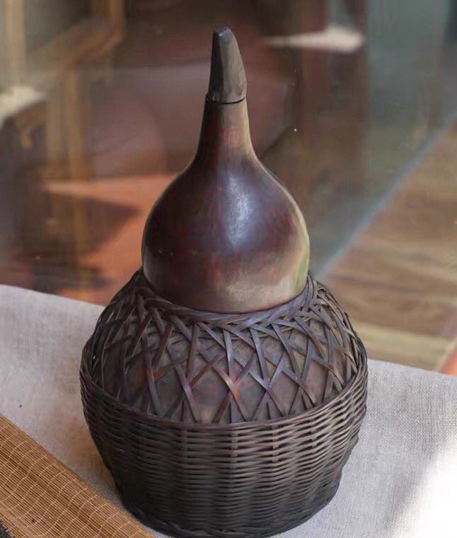 LifeInTeacup's tweet photo. Saw pictures of device for making bug droppings Liu Bao tea. Interesting! #heicha https://t.co/sKgTIcmefY