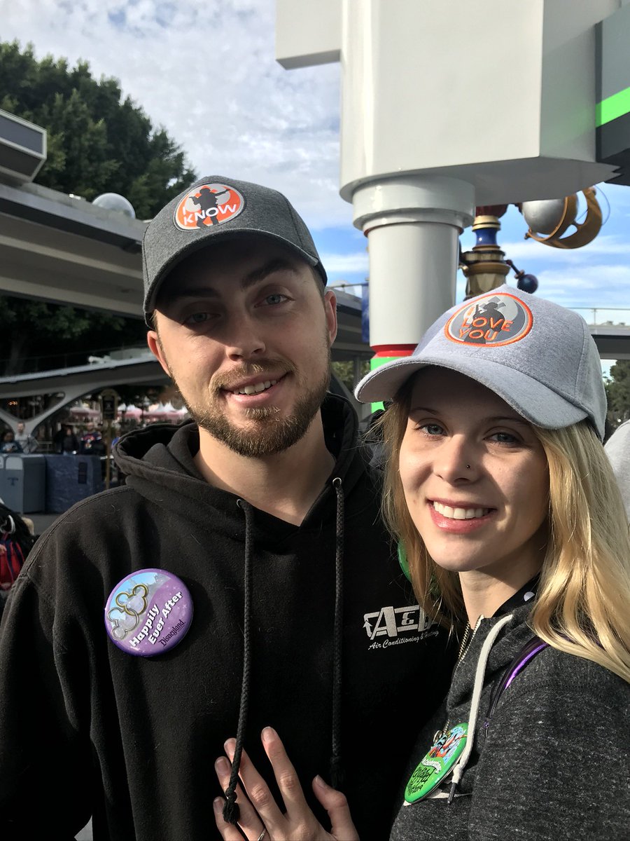 LegacyFox12's tweet photo. Like look at us!!! We cute 🥺🥺#TheMandalorianXboxSweepstakes https://t.co/hcSpM0k34T