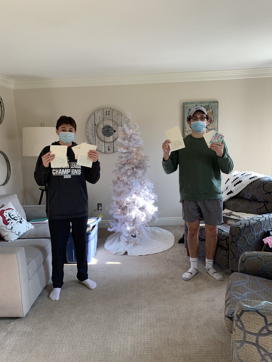 AndrewOscarson's tweet photo. “Thank You” cards for Healthcare workers at Akron Children’s Hospital being mailed out! #Kindland #LearningHudson #HudsonOHSchools @LearningHudson https://t.co/73OgQSAJ57