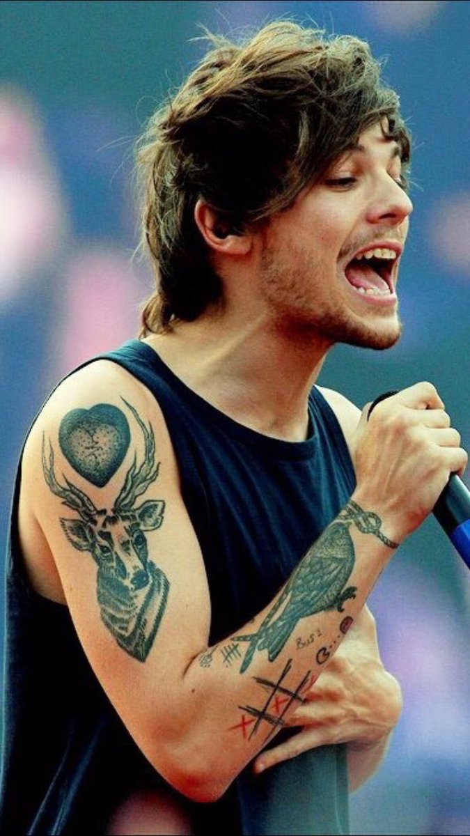 stylesbaby_ivy's tweet photo. es que este hombre debería de ser tendencia TODOS LOS DÍAS  #Louis_tomlinson https://t.co/nvM3VG2r8p