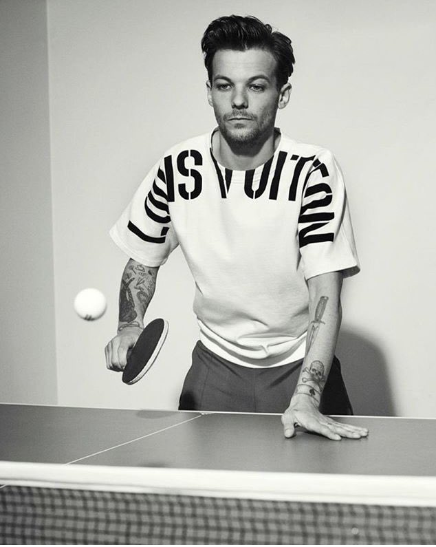 stylesbaby_ivy's tweet photo. es que este hombre debería de ser tendencia TODOS LOS DÍAS  #Louis_tomlinson https://t.co/nvM3VG2r8p