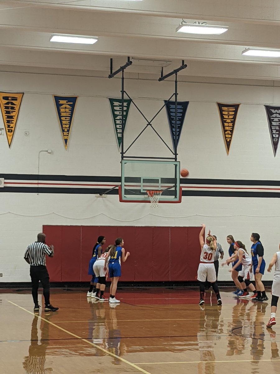 8th Girls BBK 🏀 - Continuing a dominating performance tonight. Great job! 💪 <a href="/FieldMiddleSch/">FMS</a>