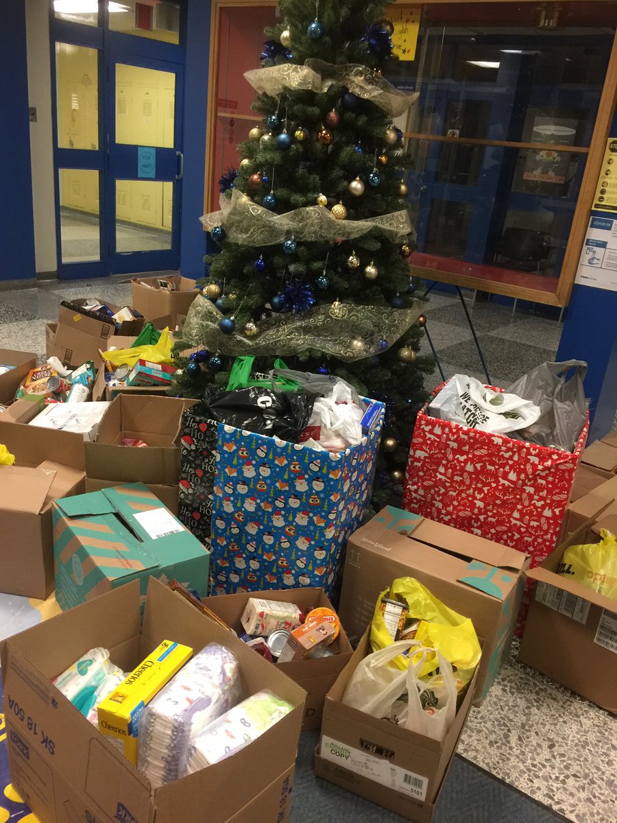 John English School Supports Everyone. Thank you to all the students and families who donated so much to support others in the community. JEJMS is a supportive and caring community ⁦<a href="/TDSB/">Toronto District School Board</a>⁩ ⁦@DebbieDonsky⁩