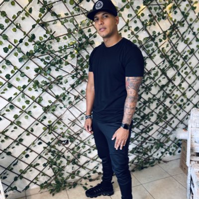 Judel34's tweet photo. #NuevaFotoDePerfil https://t.co/kJwvTDm7Be