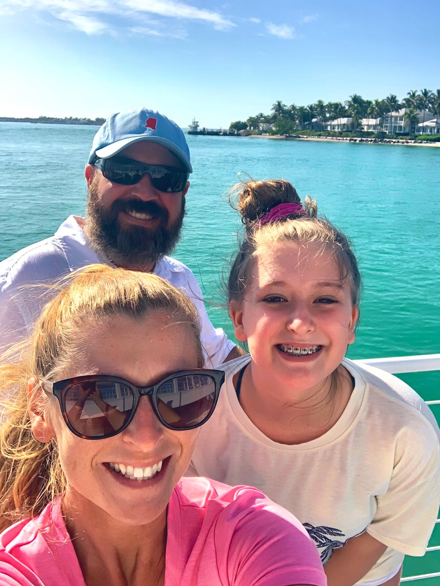 vicabarnes's tweet photo. We spent the day on the water celebrating! #keywest #fury #KeyWeird https://t.co/GvtcrnybD5
