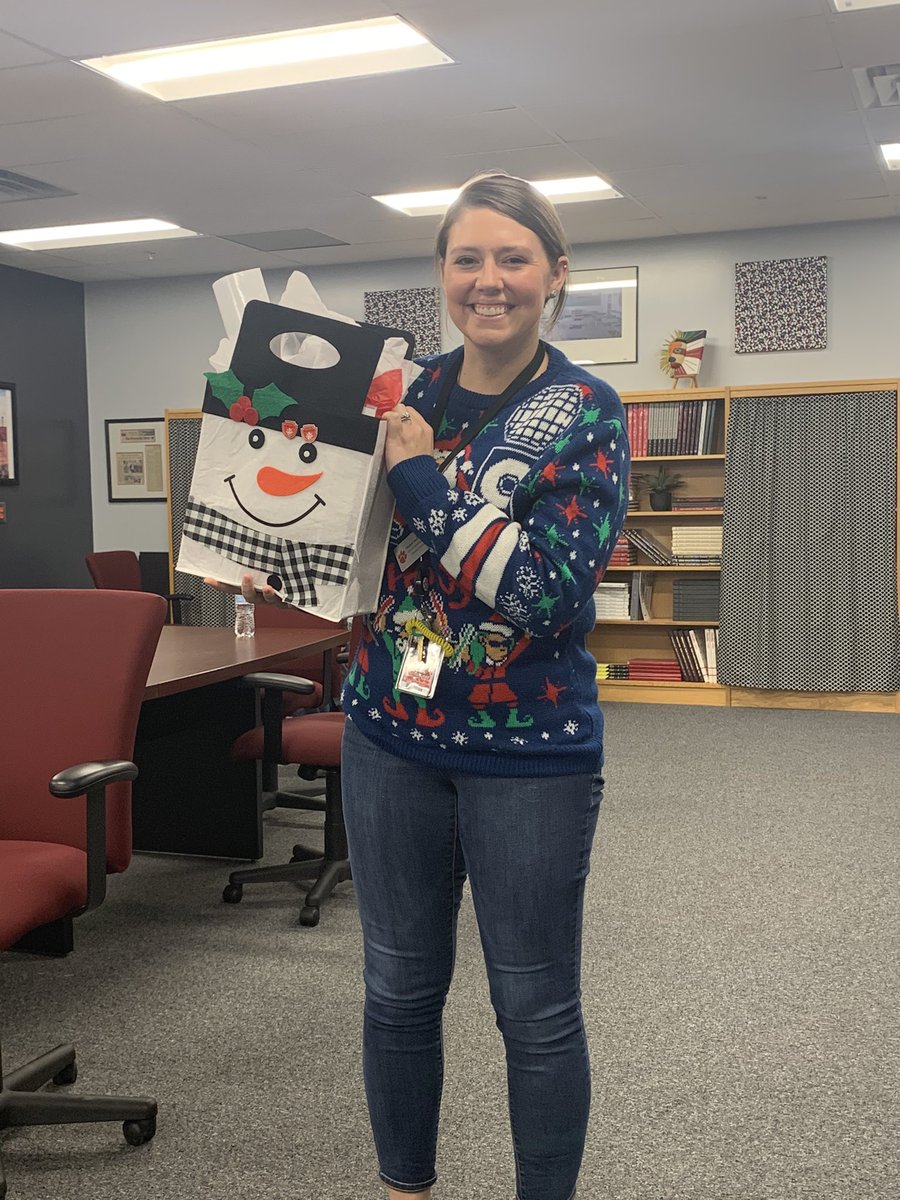 WHHSCounselors's tweet photo. And just like that, she’s done! Today is Mrs. Southerland’s last day as intern. Thank you for your hard work, dedication, and innovative ideas! You are now #GeneralApproved #SchoolCounselor #YouRock 🎉🎉 https://t.co/AAGkm9y3aY