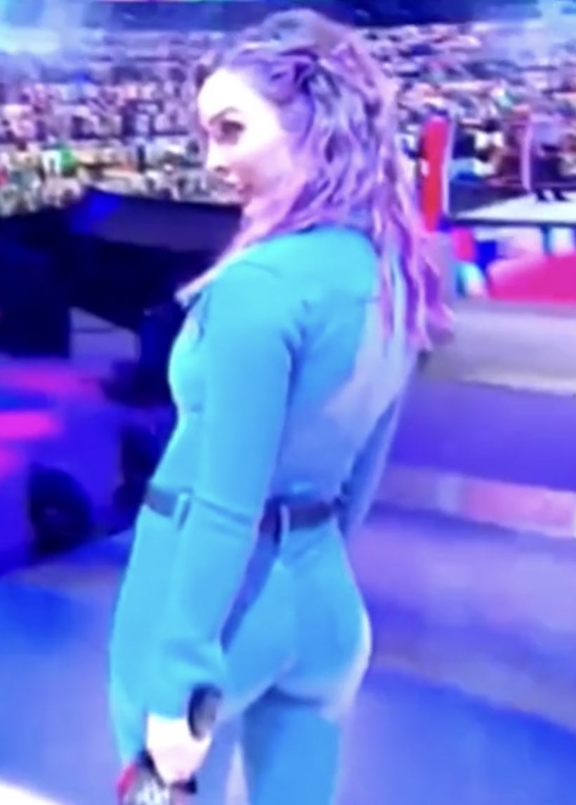 peyton_ass's tweet photo. I need start watching Main Event whenever Peyton is on 😍 https://t.co/6T1oKw22PY