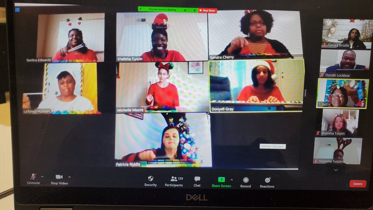 Lock_AP's tweet photo. Glenn 3rd Grade teachers showing out on the xylophone for our Winter Holiday Jingle Concert!! Its so awesome when teachers take part in the festivities! Even virtually Glenn always shows up and shows out!! #lionprideamplified @APtp_GES @KellettPrin @drstacydstewart https://t.co/P0DWONoJvm