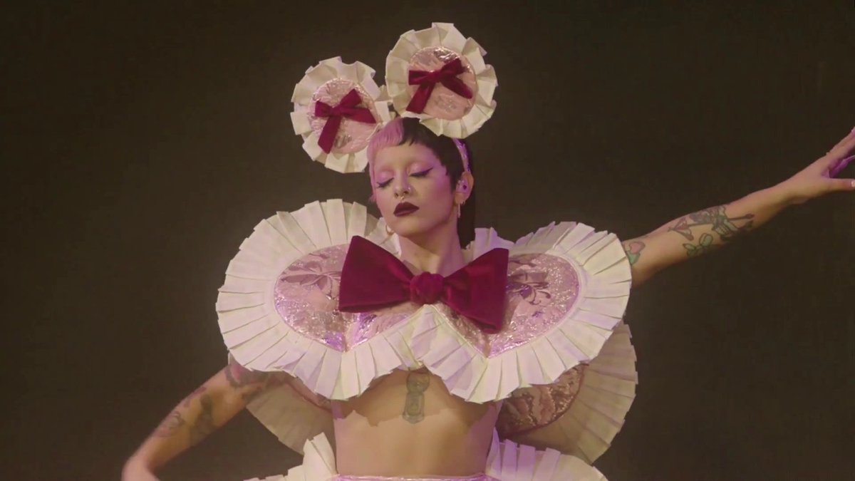 melsdollhouse_'s tweet photo. - τнє єทτirє мєℓαทiє sнσω αvαiℓαвℓє σท мy ∂rivє αท∂ sσмє ρriทτs τнατ i τσσк; τнrєα∂ ♡ https://t.co/JZ1n6qfASE