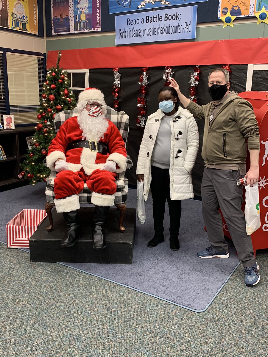 MsRobinson2019's tweet photo. Santa stopped by TCI today 🎄 @CoxTimberwolves #tci_12daysoftwitter https://t.co/bWoKmQCVGs