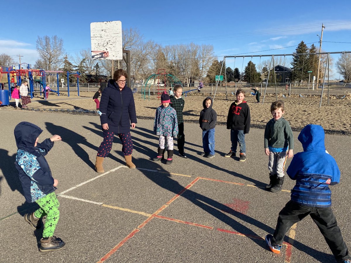 scottpetronech's tweet photo. @ChamberlainATL⁩ Ms. Crooymans (our amazing school secretary) finished 2020 as the undisputed ‘King’ of 4-Square. https://t.co/MgcnNqlpSk