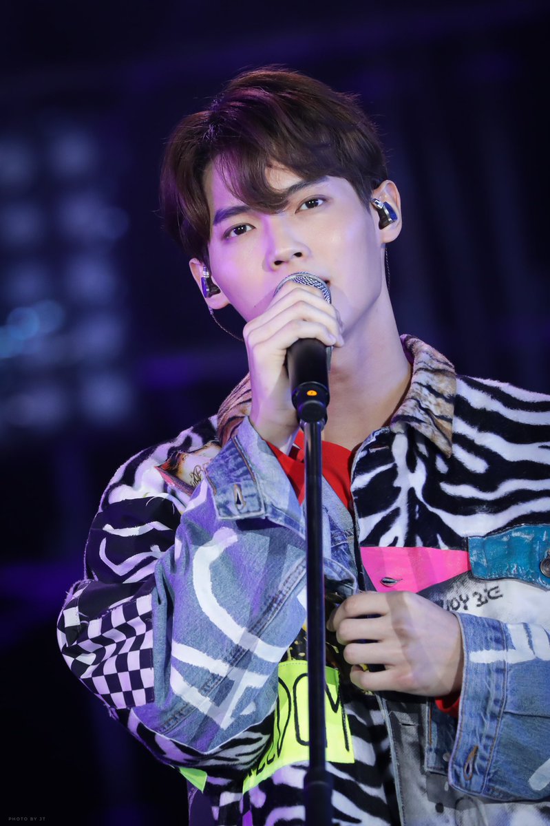 carrot_winwin's tweet image. น้องไม่ได้เป็นคนที่เก่งไปซะทุกอย่าง แต่น้องทำทุกอย่างด้วยความพยายามและตั้งใจ เพลงนี้เป็นเพลงแรกของน้อง ดีใจและภูมิใจมากๆ ขอให้มีคนรักมีคนเอ็นดูมากขึ้นๆนะ รักคนนี้จัง 💚🐰
#10ล้านวิวคนนั้นต้องเป็นเธอ 
#winmetawin @winmetawin