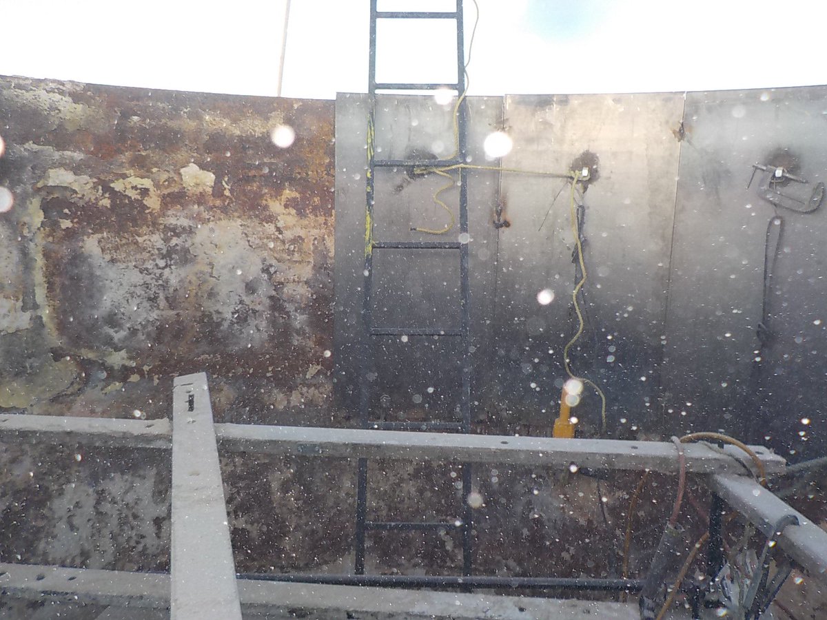 McLeanChimneyCo's tweet image. Check out this re-plating the top of a 300’ stack! Send us an email 📧 today to see what we can do for you! Contact shawn@mcleanchimney.com with questions 

#ChimneyExperts #McleanChimneyCoLtd #IndustrialChimneyInspection #IndustrialChimenyMaintenance #IndustrialChimneyRepair