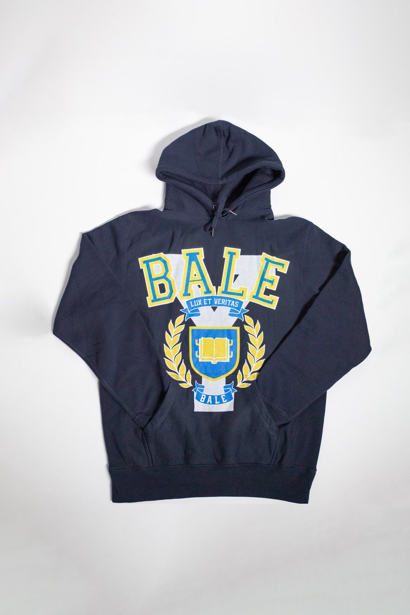 TonyBillz's tweet photo. Shark &amp; Guppie premiered their first hoodie drop for #hoodieszn with a vintage college hoodie and avant-garde packaging. See more: https://t.co/F6baXJ5og9 https://t.co/fCAook1Pn1